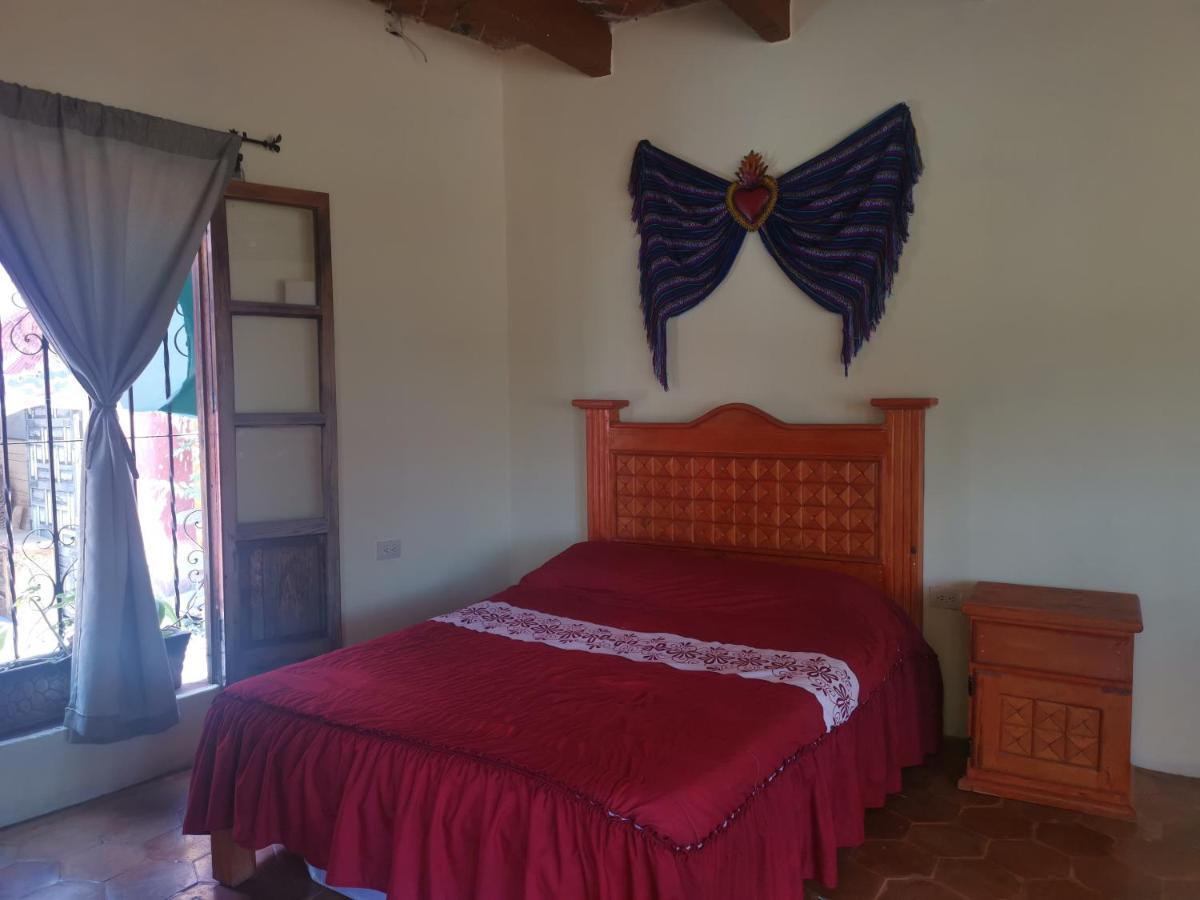 Хостел La Casa Del Abuelo Альенде Экстерьер фото