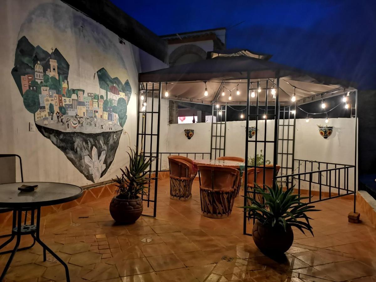Хостел La Casa Del Abuelo Альенде Экстерьер фото