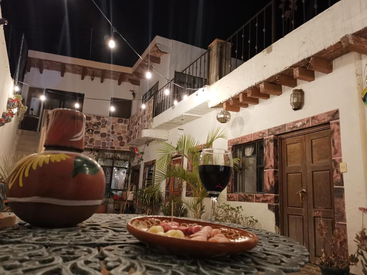 Хостел La Casa Del Abuelo Альенде Экстерьер фото